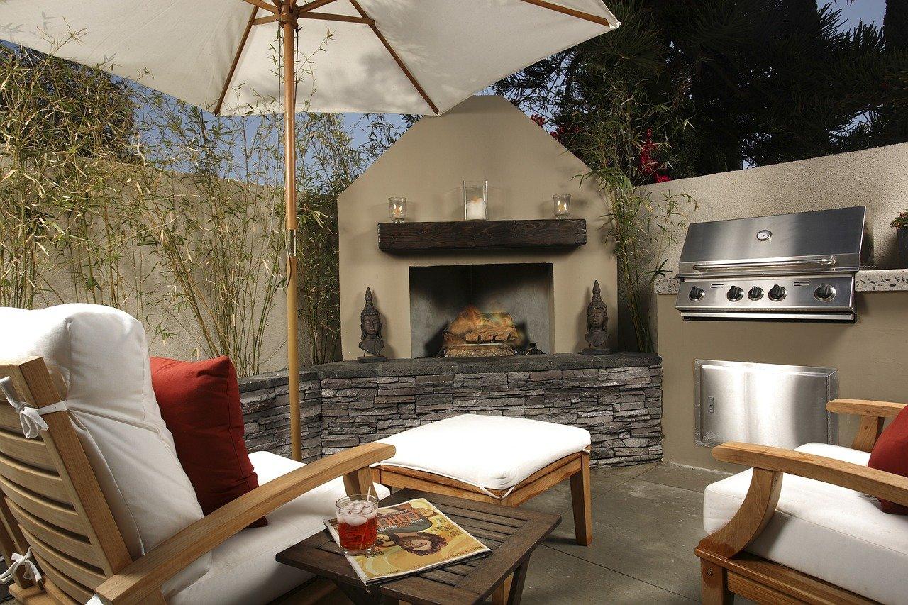outdoor kitchen