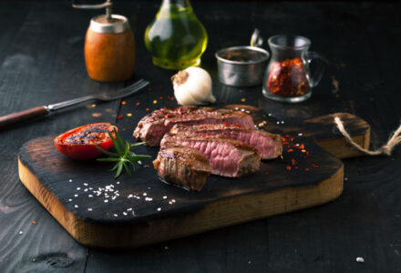 Best Way to Grill Steak on Charcoal – Top Tips