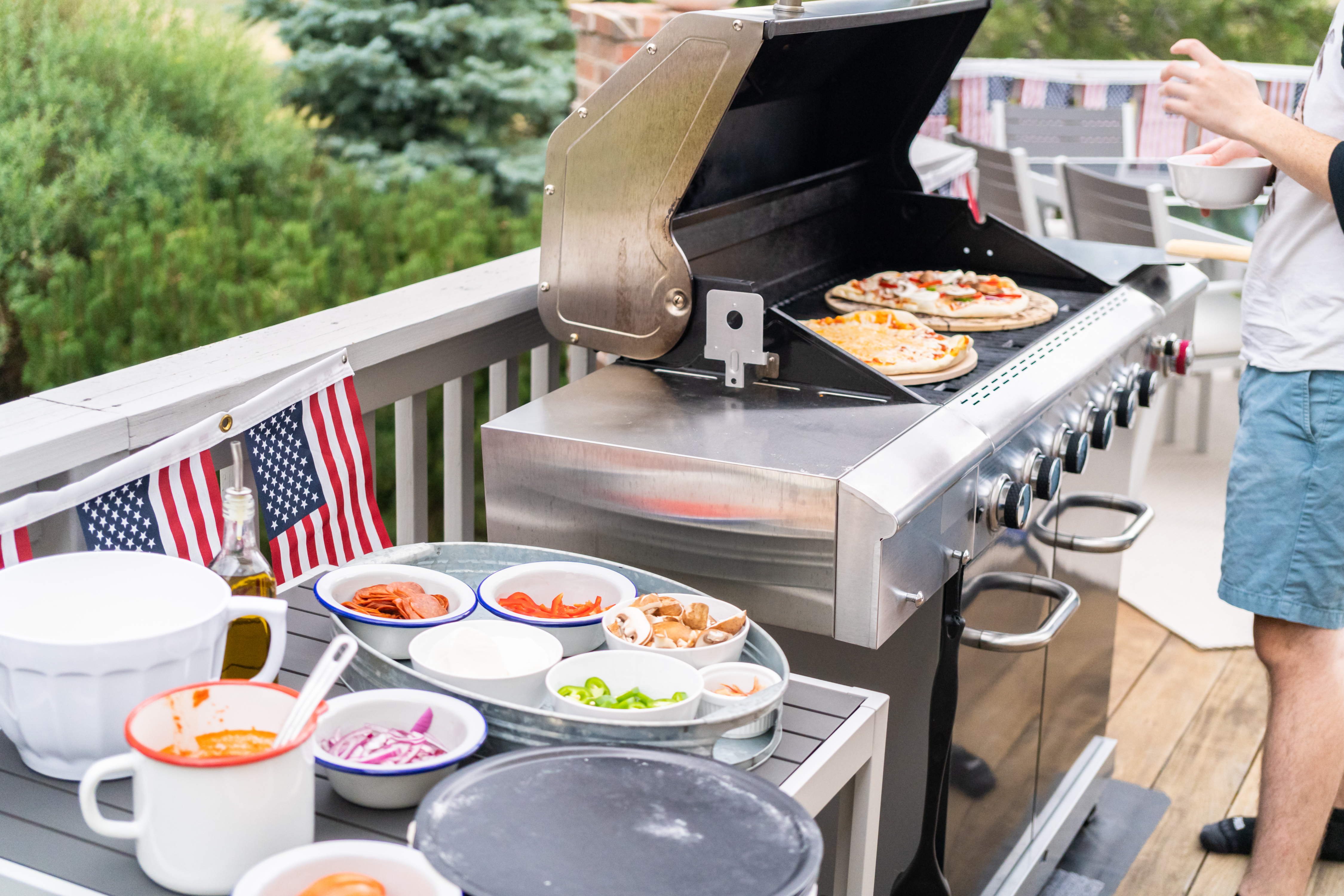How to Grill Pizza at Home or In Your Own Backyard !