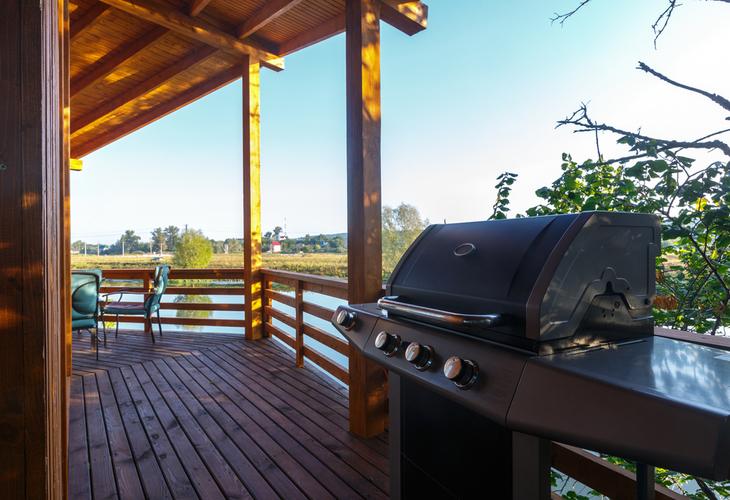 What is the Best 3 Burner Gas Grill with Iron Grates?