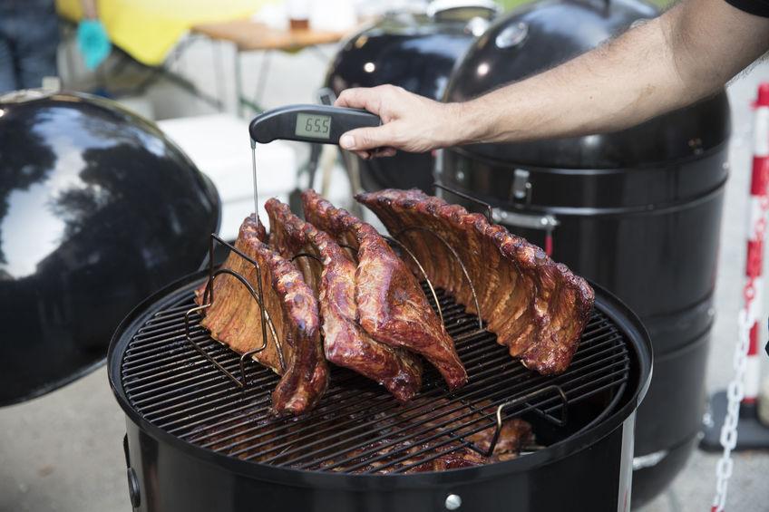 Difference Between Barbecuing and Grilling