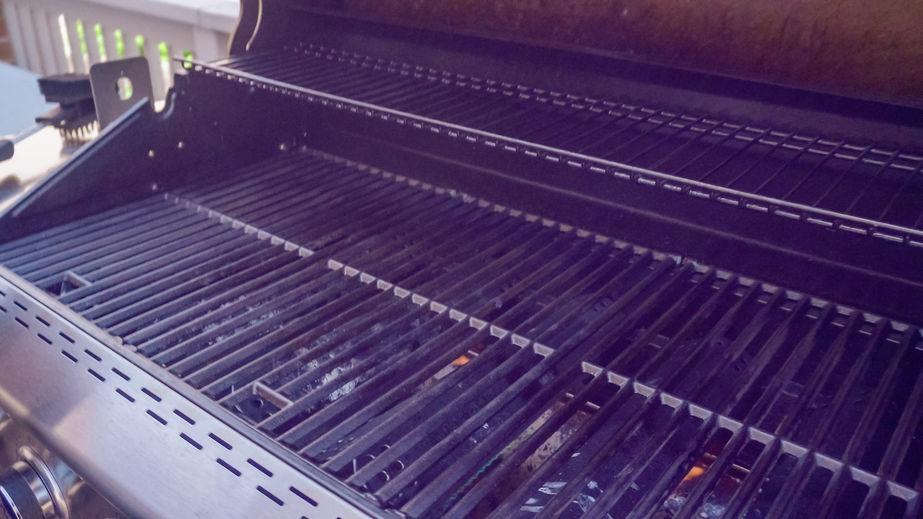 How Can I Tell If My BBQ Grill is Hot Enough to Start Cooking?