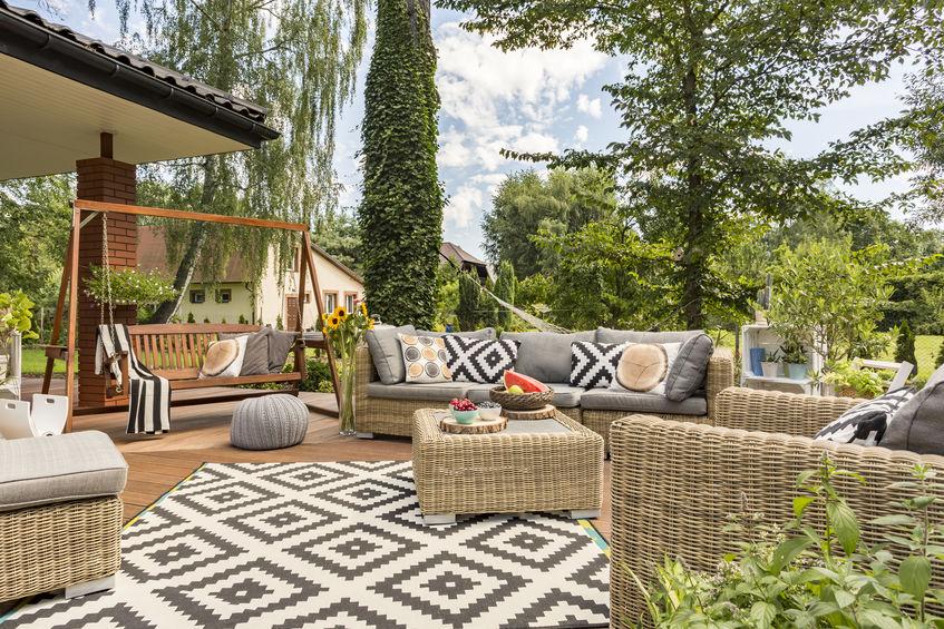 What is a Good Brand of Patio Furniture?