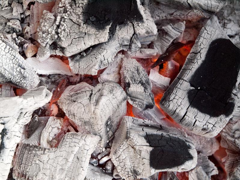 Why is Natural Lump Charcoal Recommended for Kamado Grilling?