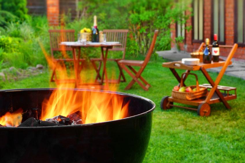 The Pros and Cons of a Charcoal Grill
