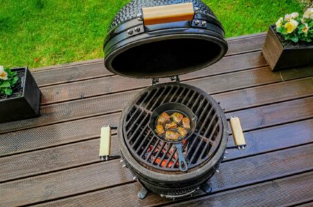 What is a Ceramic Charcoal Grill?