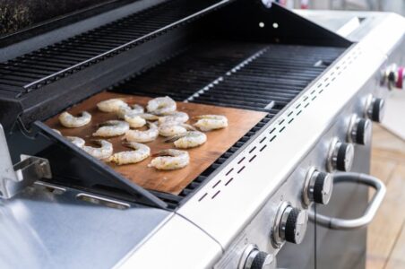 What Can You Cook on a Grill Mat? Tips for Home Grilling