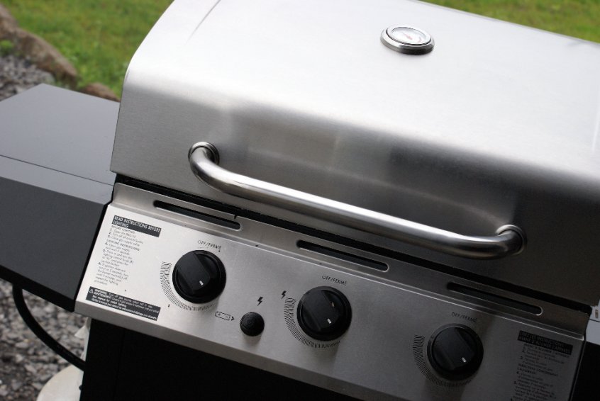 Gas Grill Buying Basics: Do I Need a Three or Four-Burner Grill?
