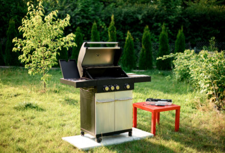 What’s a Good 3-Burner Gas Grill with a Side Burner?