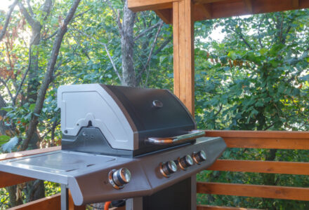 Low Maintenance Gas Grills with Non-Stick Grates – The Ultimate Guide