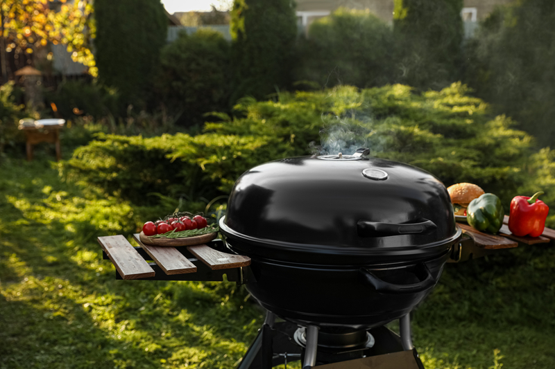 What Are the Benefits of a Kettle Grill?