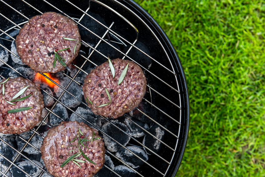 How to Grill a Burger for Backyard Parties