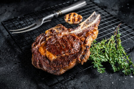How to Get the Charcoal Taste on Steak: Techniques for Perfect Grilling